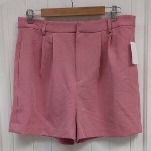 NWT Steve Madden Pink Women's Pleated Front Shorts With Pockets!!